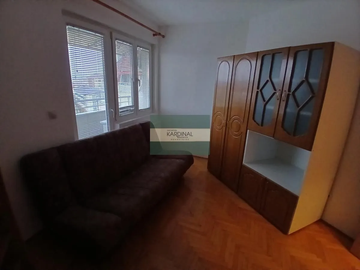 Prodaja, trosoban stan, 71m², Centar, Jagodina