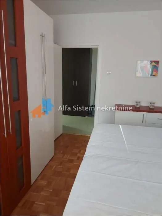 Izdavanje, dvosoban stan, 65m², Čubura, Beograd