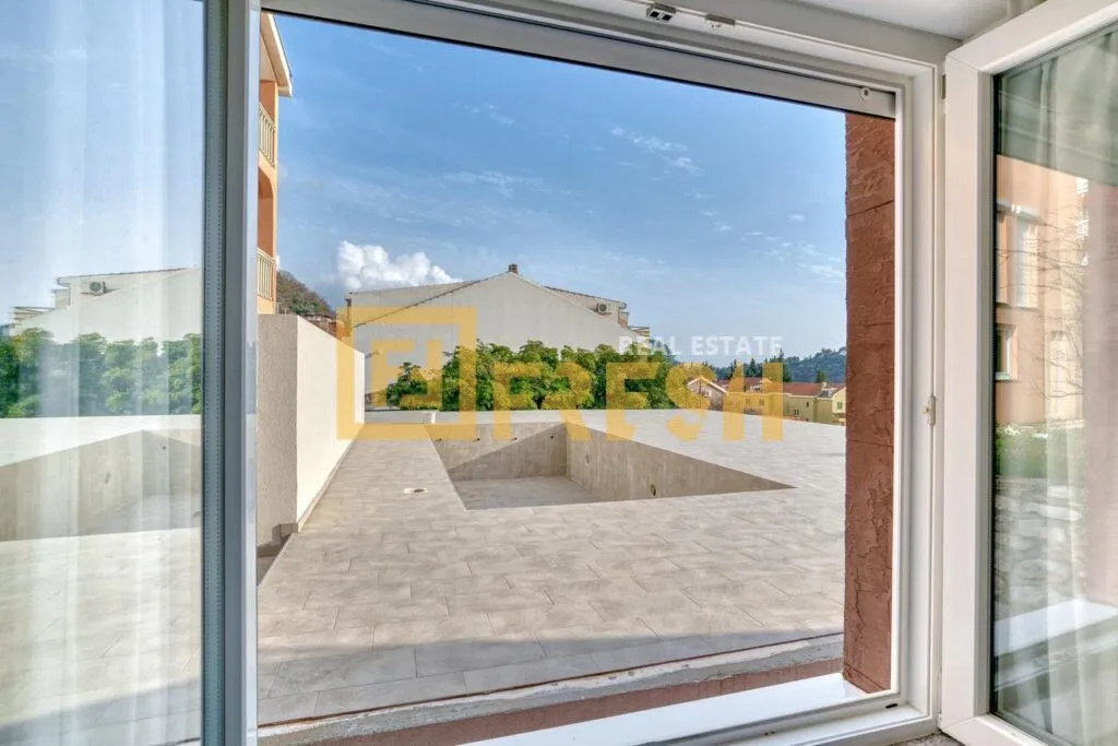 Sale, two bedroom apartment, 60m², Petrovac, Budva