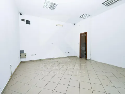 Rent, office space, 100m², Stari Aerodrom, Podgorica - image 4