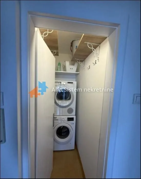 Izdavanje, trosoban stan, 70m², Novi Beograd Blok 1 Fontana, Novi Beograd Sve Podlokacije