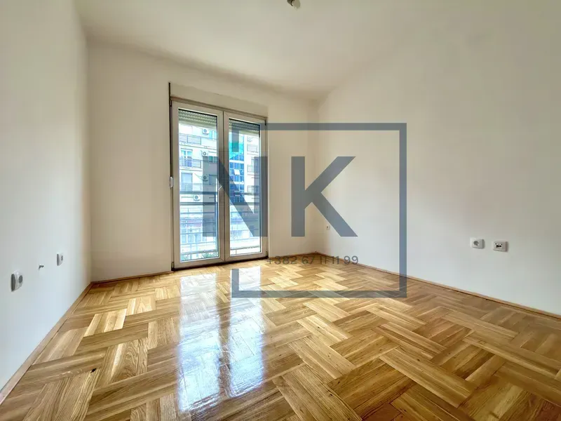 Prodaja, dvosoban stan, 73m², Blok 9, Podgorica