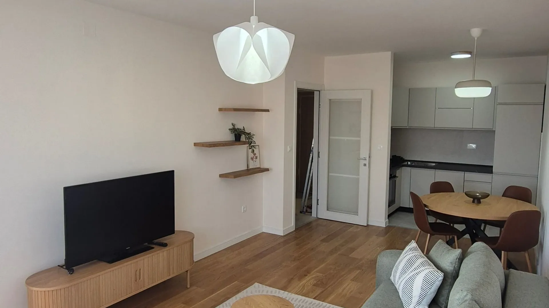 Rent, one bedroom apartment, 49m², Central Point, Podgorica