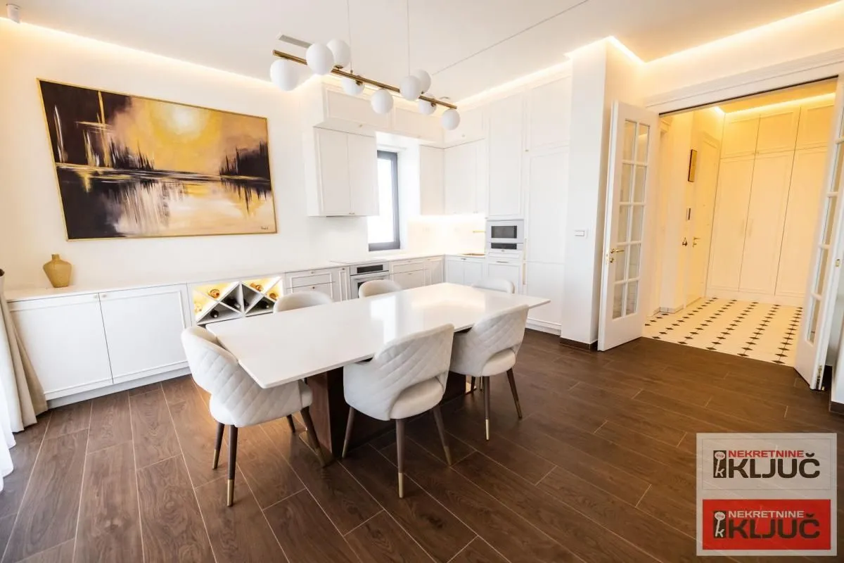 Izdavanje, četvorosoban stan, 135m², Tatarsko brdo, Petrovaradin