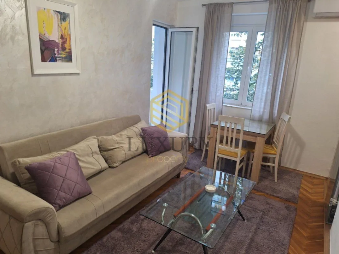 Izdavanje, jednosoban stan, 38m², Centar, Podgorica