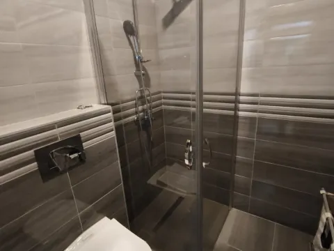 Izdavanje, dvosoban stan, 75m², Stari Aerodrom, Podgorica - image 10