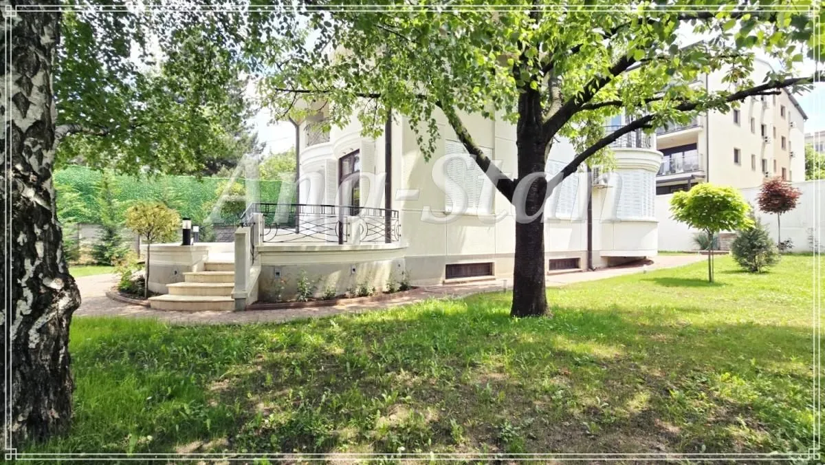 Rent, house, 290m², Voždovac Sve Podlokacije, Beograd