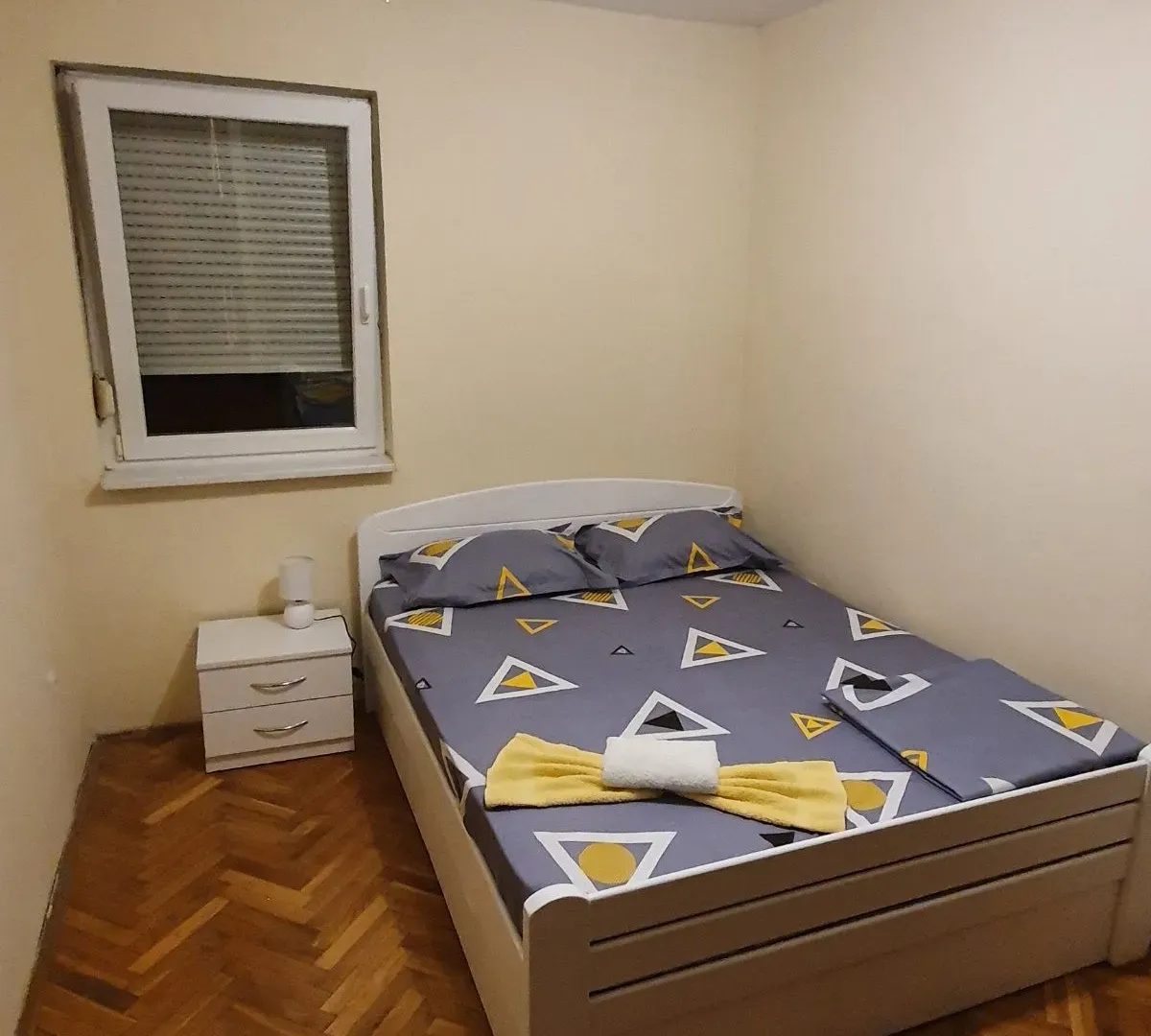 Prodaja, dvosoban stan, 70m², Centar, Cetinje