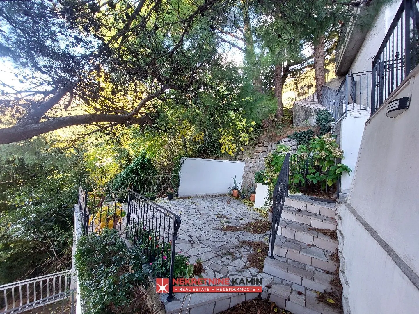 Prodaja, trosoban stan, 85m², Sveti Stefan, Budva