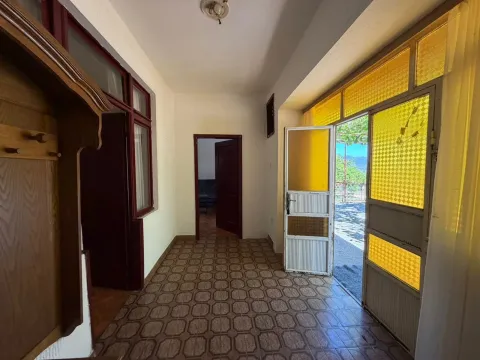 Sale, house, 112m², Beri, Podgorica - image 11