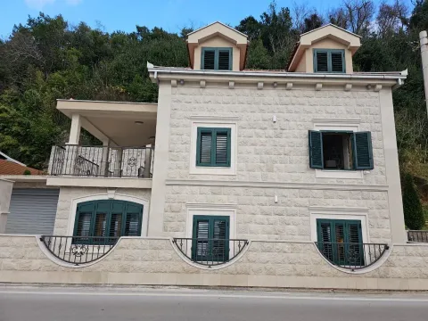 Prodaja, kuća, 211m², Donja Lastva, Tivat - image 2