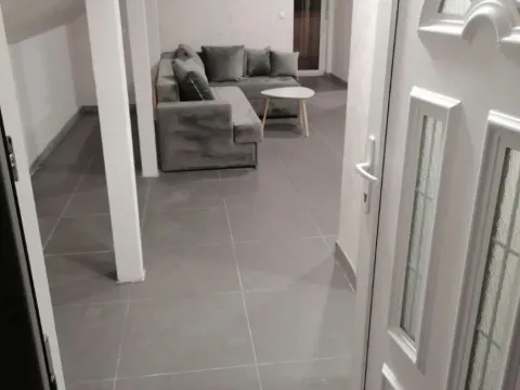 Izdavanje, dvosoban stan, 70m², Donja Gorica, Podgorica - image 9