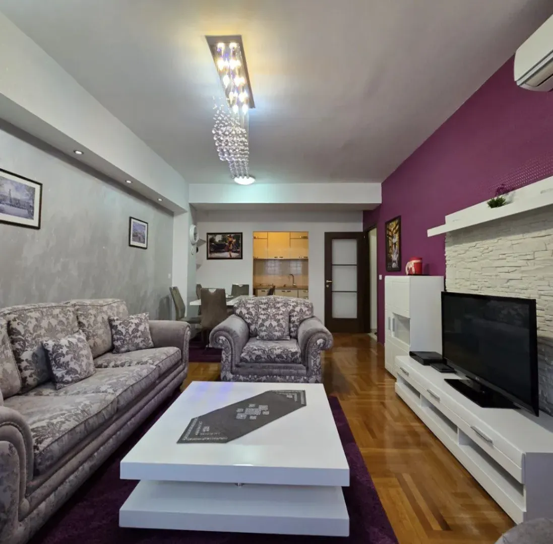 Izdavanje, dvosoban stan, 72m², City Kvart, Podgorica