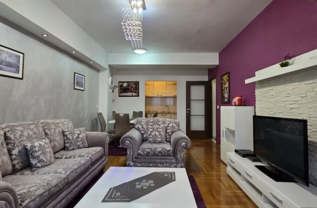Izdavanje, dvosoban stan, 72m², City Kvart, Podgorica