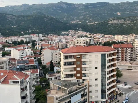 Rent, one bedroom apartment, 56m², Budva, Crna Gora - image 12