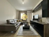 Izdavanje, dvosoban stan, 70m², City Kvart, Podgorica - image 1