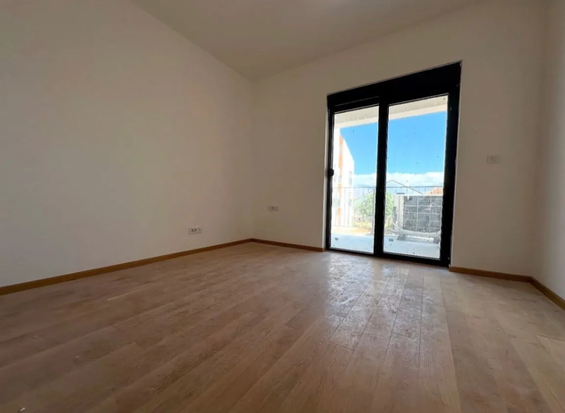 Prodaja, dvosoban stan, 76m², Gornja Gorica, Podgorica
