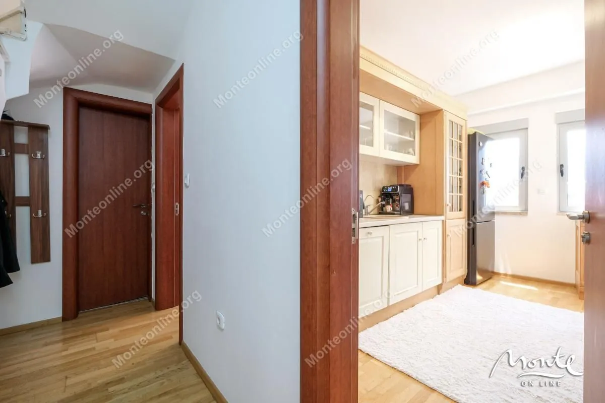 Sale, four bedroom apartment, 150m², Rozino, Budva