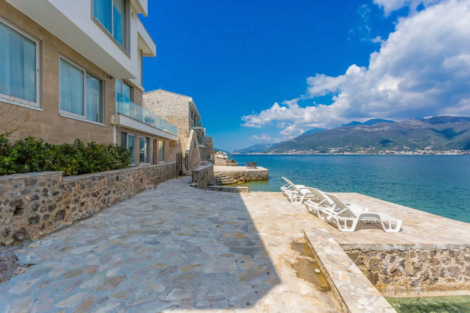 Prodaja, kuća, 240m², Krašići, Tivat