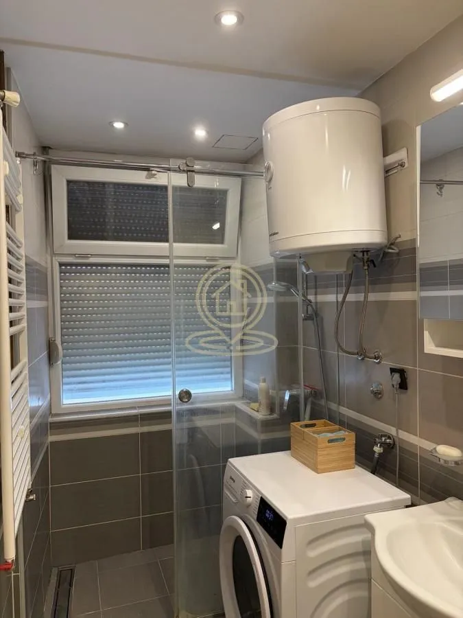 Izdavanje, jednosoban stan, 33m², Stari Grad, Beograd