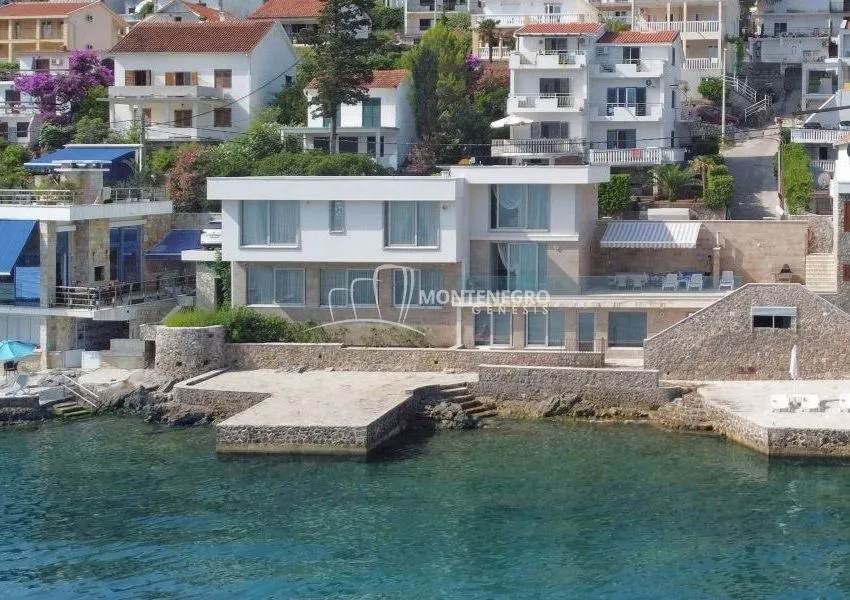 Prodaja, kuća, 240m², Krašići, Tivat