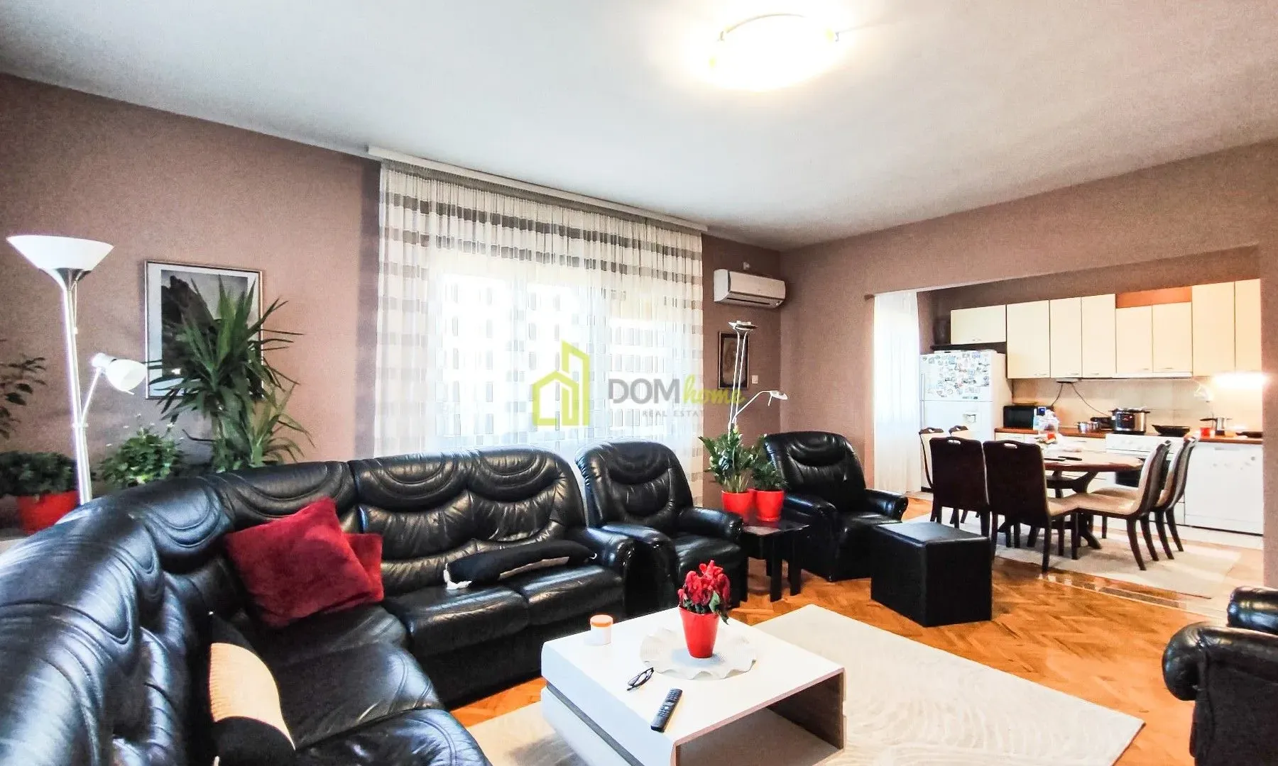 Prodaja, kuća, 250m², Tološi, Podgorica