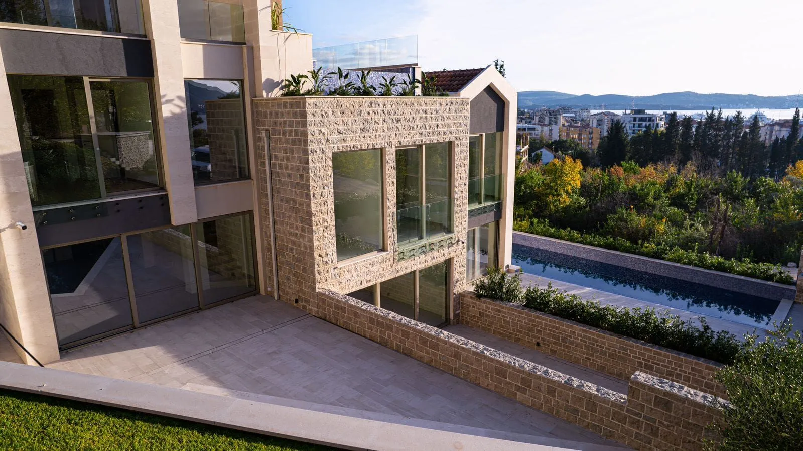 Prodaja, trosoban stan, 246m², Tivat, Crna Gora