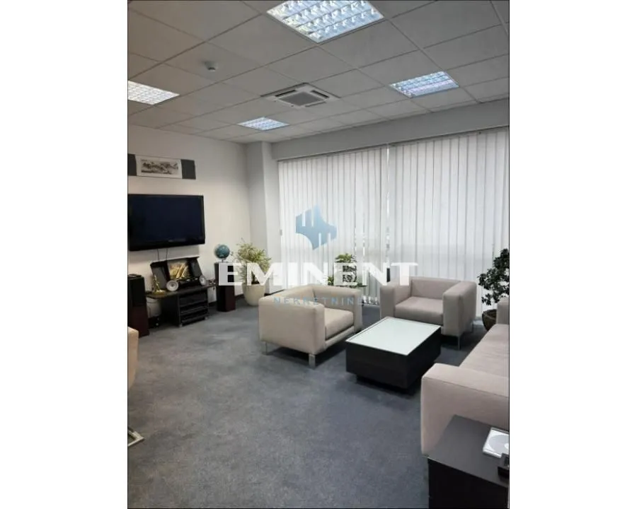 Izdavanje, poslovni prostor, 143m², Novi Beograd Sve Podlokacije, Beograd