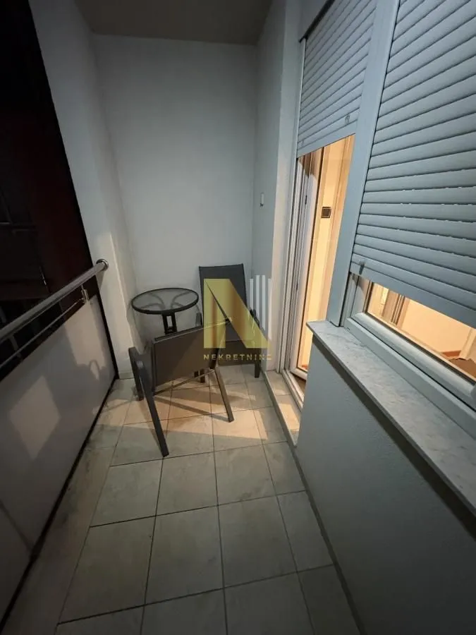 Prodaja, dvosoban stan, 36m², Adamovićevo Naselje, Novi Sad Sve Podlokacije