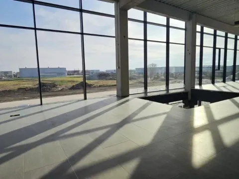 Izdavanje, poslovni prostor, 500m², Stara Pazova, Srbija - image 3