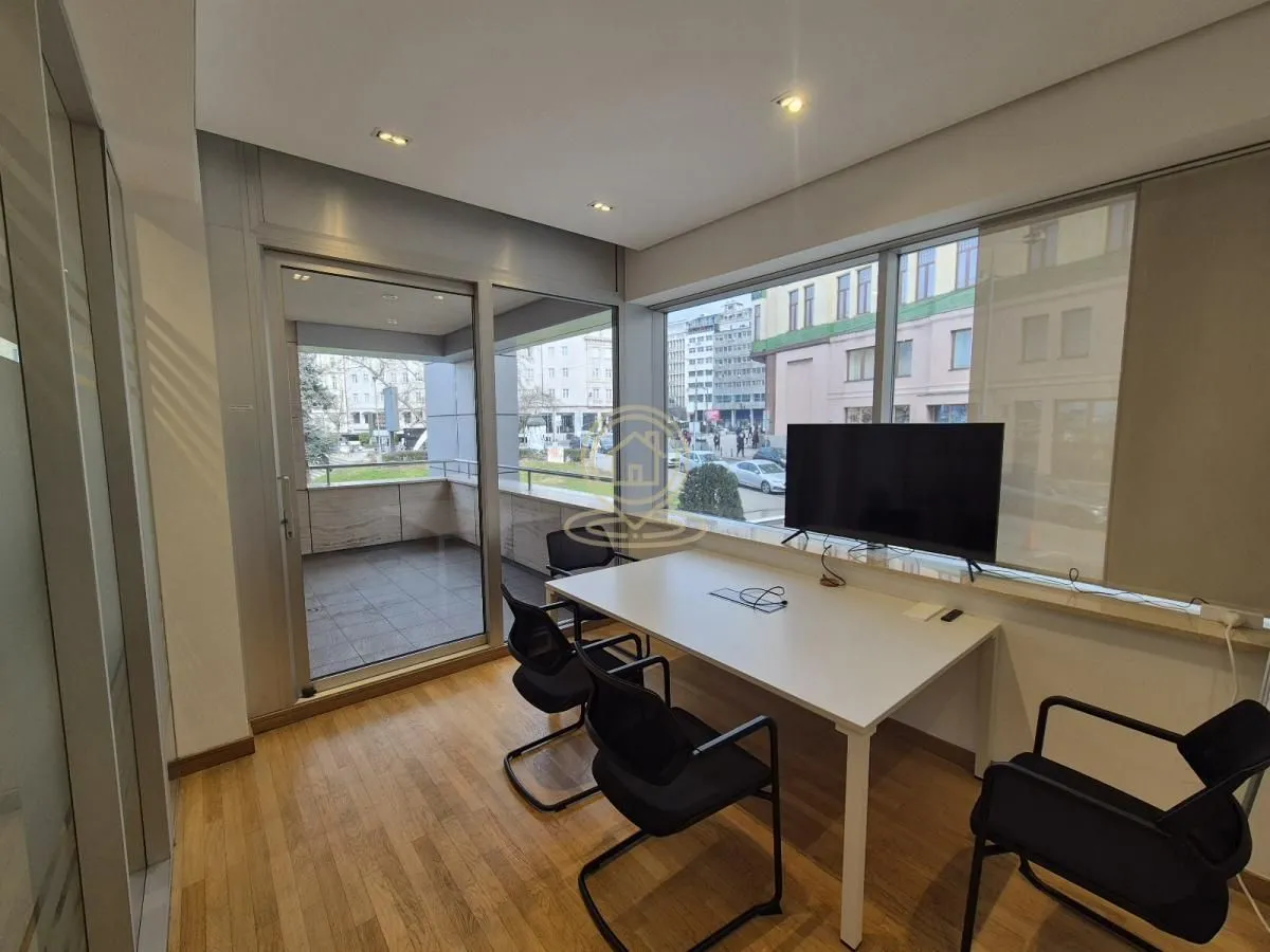 Izdavanje, poslovni prostor, 105m², Stari Grad, Beograd