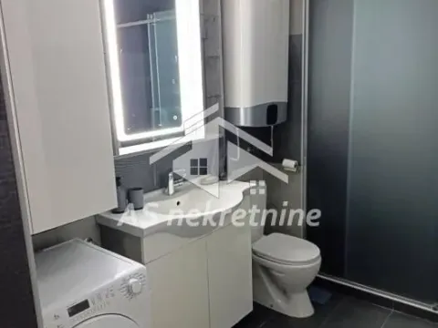 Izdavanje, trosoban stan, 86m², Crveni Krst, Beograd - image 13
