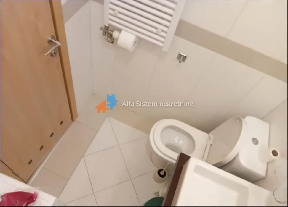 Izdavanje, trosoban stan, 98m², Savski Venac, Beograd