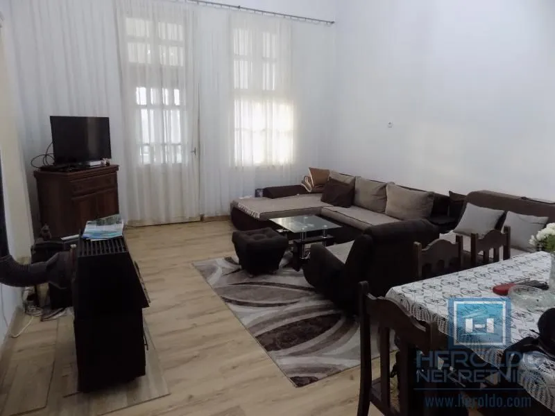 Prodaja, četvorosoban stan, 106m², Ćuprija, Srbija