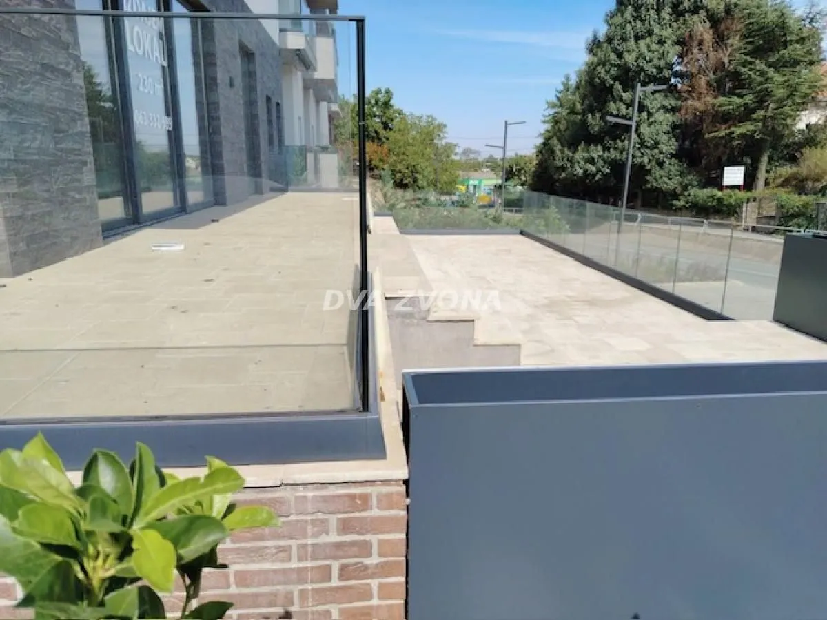 Rent, office space, 224m², Stari Banovci, Stara Pazova