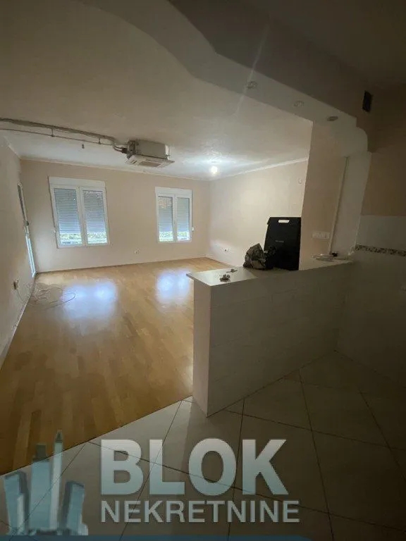 Izdavanje, dvosoban stan, 75m², Ljubović, Podgorica