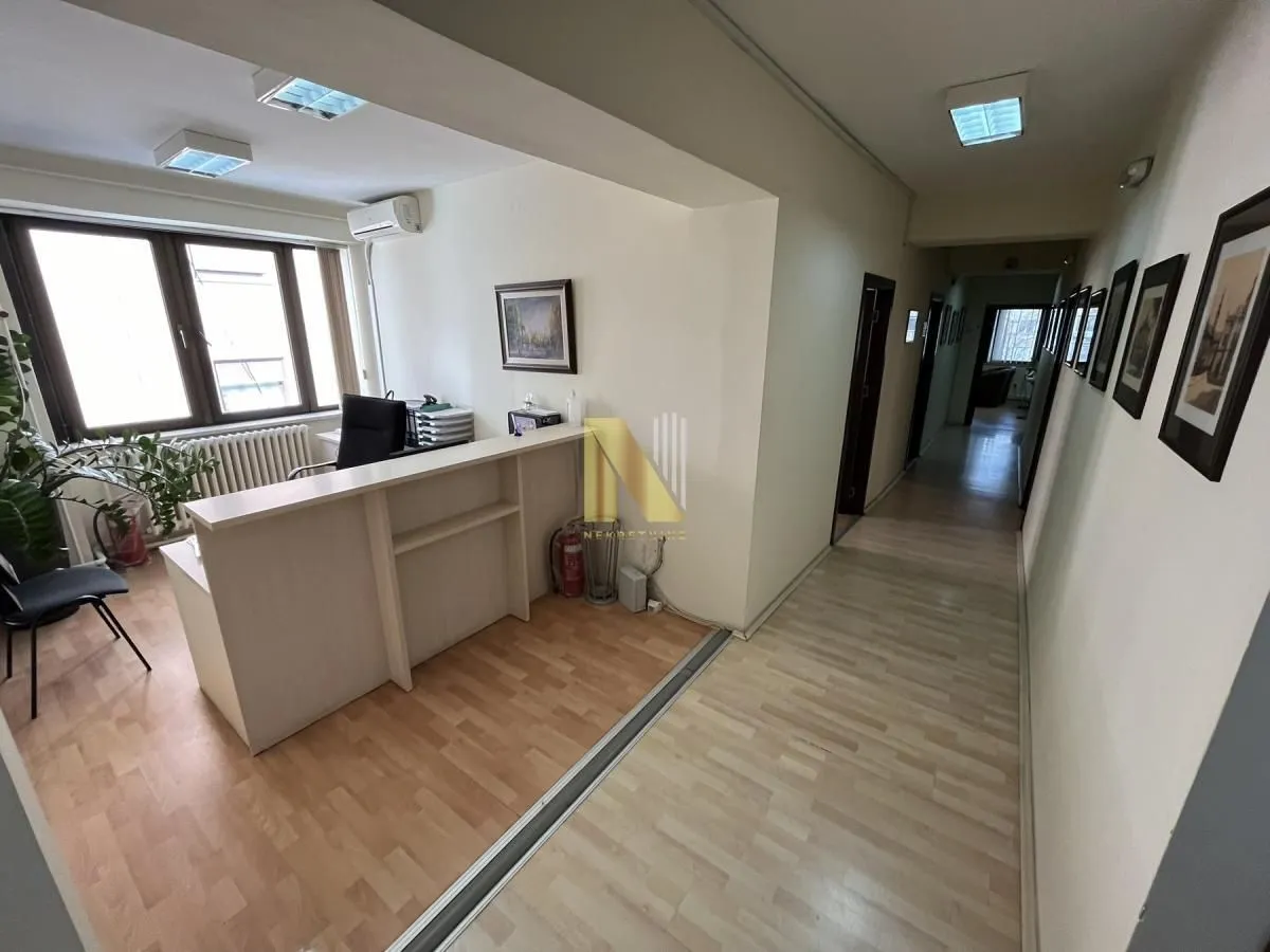 Izdavanje, poslovni prostor, 228m², Bulevar Oslobodjenja, Novi Sad Sve Podlokacije