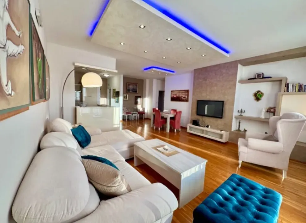 Rent, three bedroom apartment, 112m², Bečići, Budva