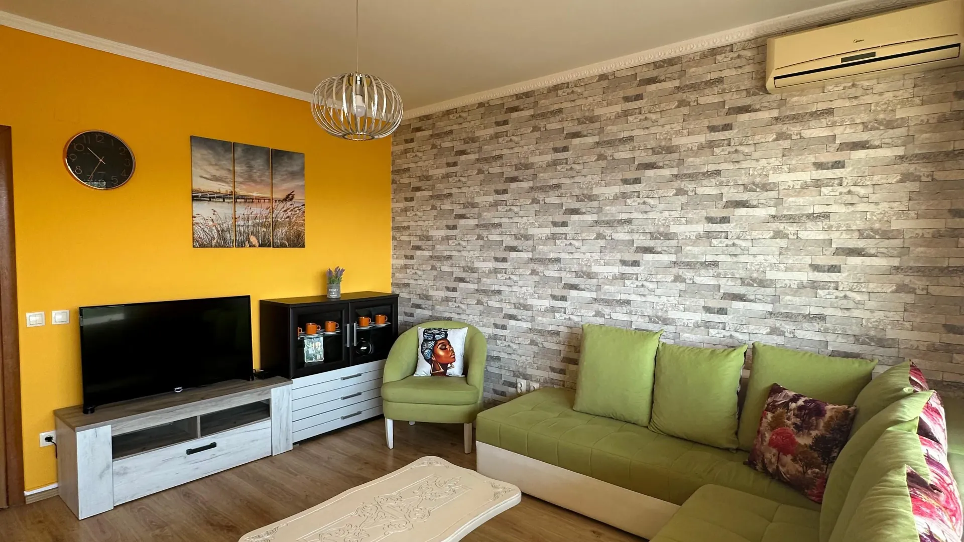 Izdavanje, jednosoban stan, 57m², Centar, Tivat