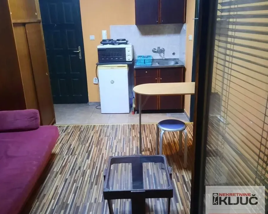 Izdavanje, garsonjera, 20m², Centar, Novi Sad