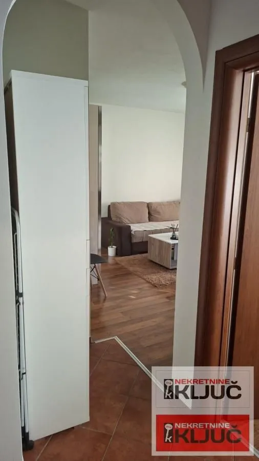 Izdavanje, jednosoban stan, 41m², Bulevar Oslobodjenja, Novi Sad Sve Podlokacije