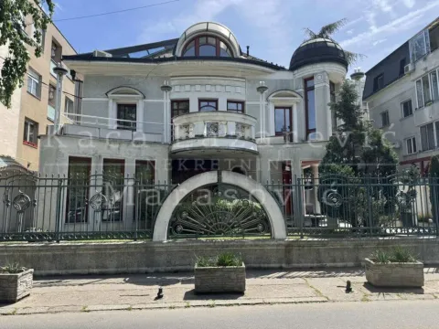 Rent, house, 650m², Autokomanda, Voždovac Sve Podlokacije - image 2