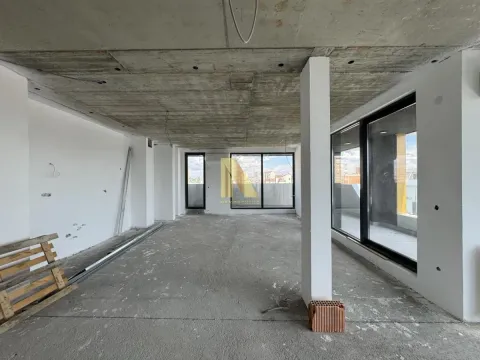 Sale, four bedroom apartment, 204m², Sajmište, Novi Sad - image 4