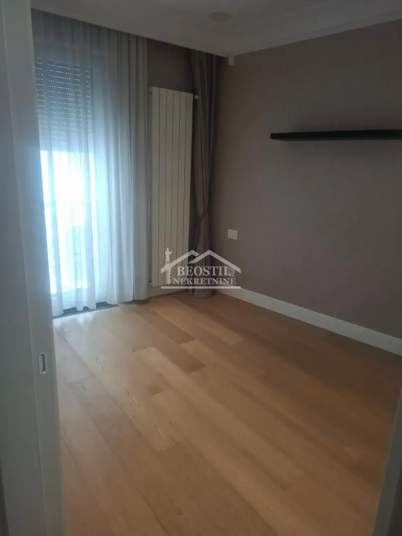 Rent, four bedroom apartment, 137m², Vračar Hram, Vračar Sve Podlokacije