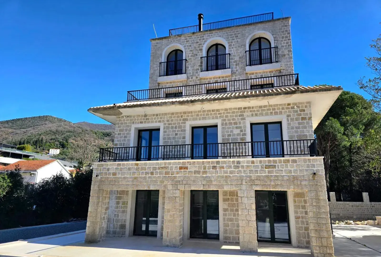 Prodaja, kuća, 374m², Tivat, Crna Gora