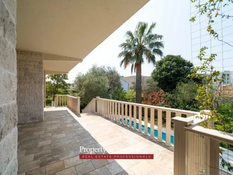 Prodaja, kuća, 971m², Petrovac, Budva - image 21