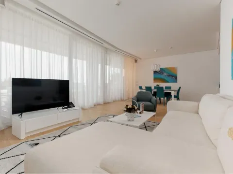 Prodaja, dvosoban stan, 179m², Budva, Crna Gora - image 18