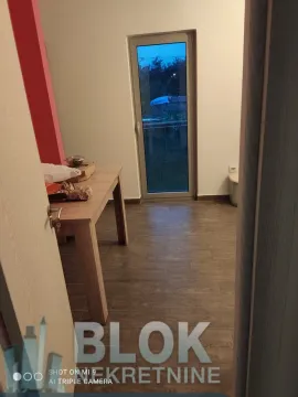 Izdavanje, trosoban stan, 70m², Tološi, Podgorica - image 6