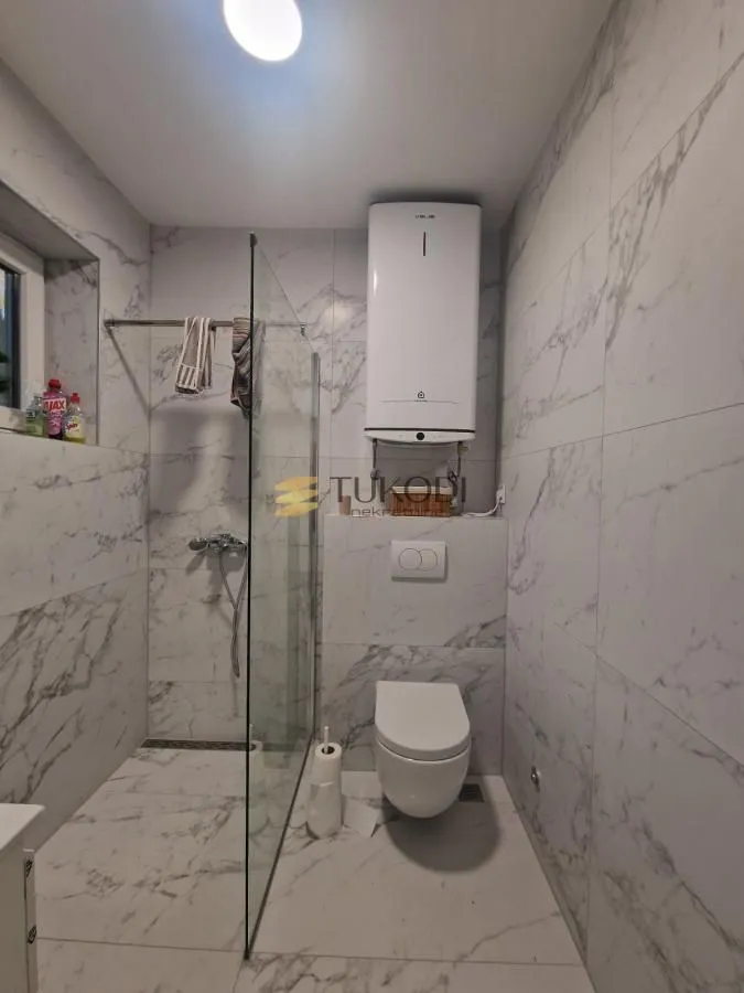 Prodaja, kuća, 550m², Sremska Kamenica, Petrovaradin