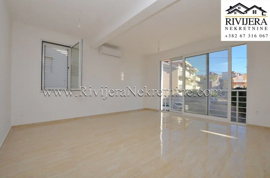 Prodaja, dvosoban stan, 73m², Đenovići, Herceg Novi